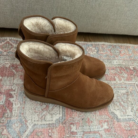 UGG Kristin Boots, Size 7.5, Chestnut, Used in Good Condition - Picture 8 of 8